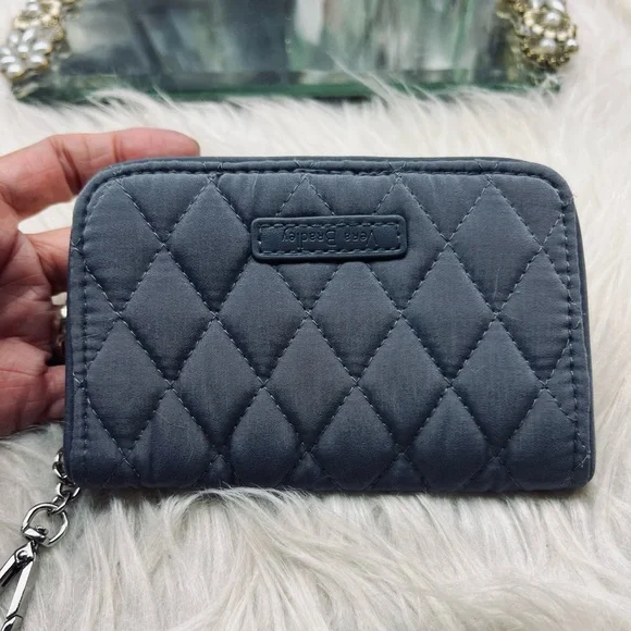 Vera Bradley RFID Protection and key Chain Wallet - Picture 4 of 9